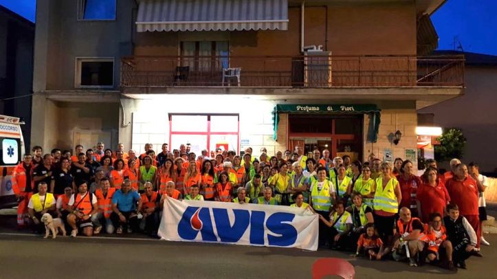 Passeggiavi foto di gruppo